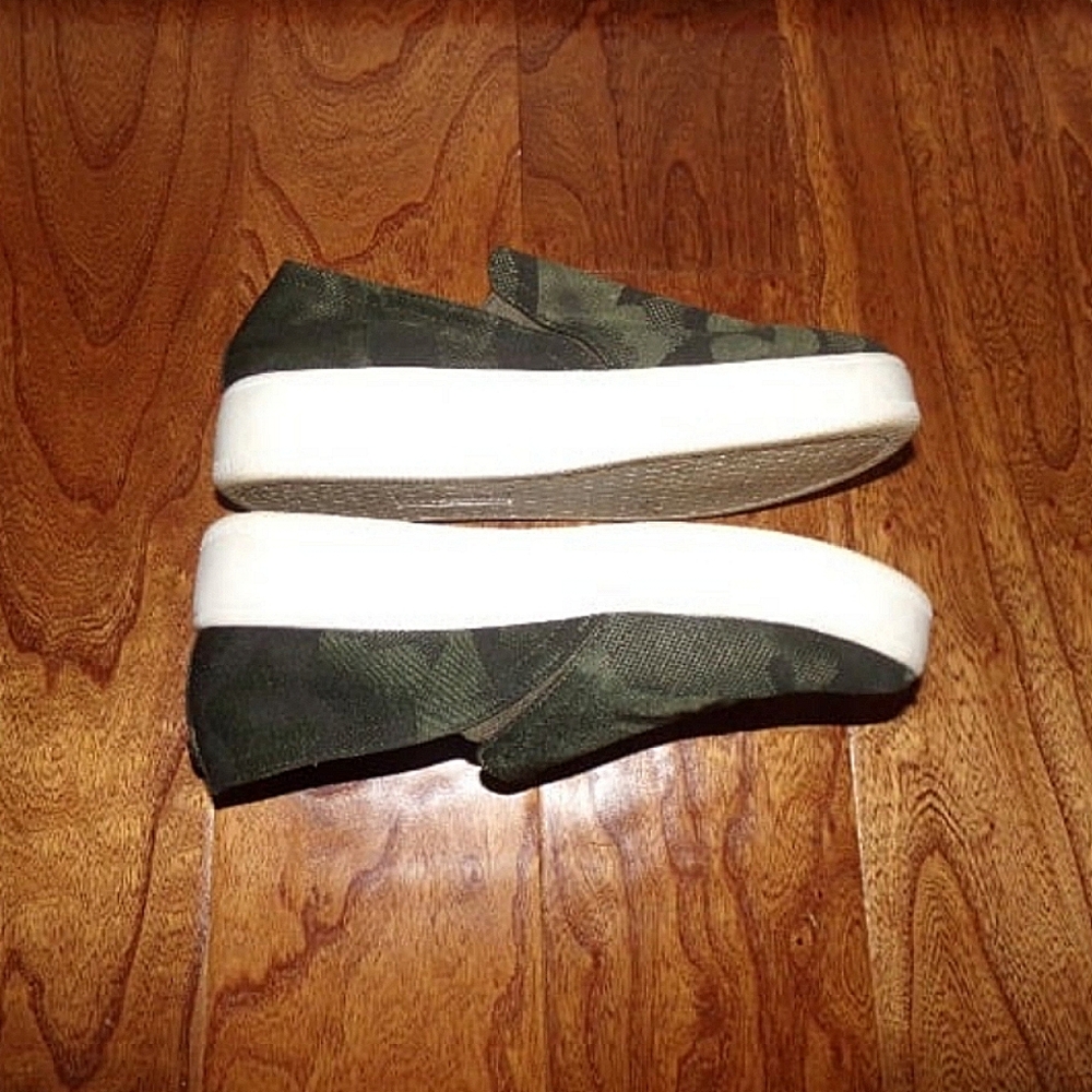 Steve Madden Slip On Sneakers